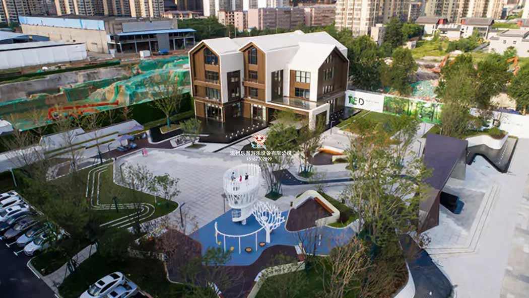 户外游乐设备