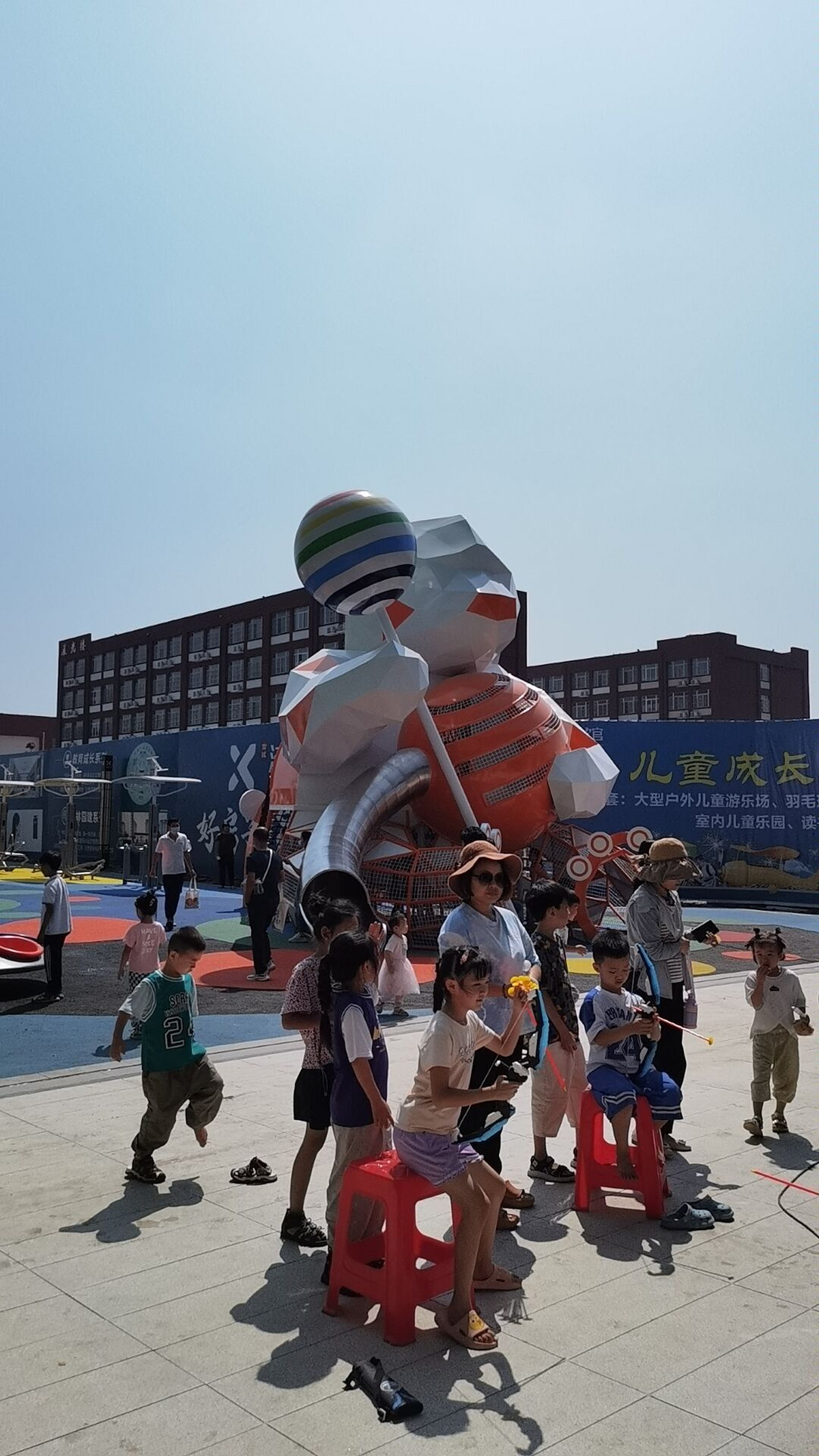 扶沟清华宫小区儿童现场游玩实况小区实景